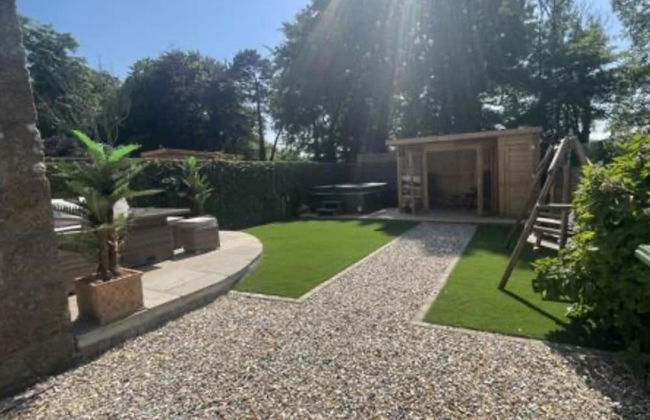 Stunning 4 Bed Pet Friendly Cottage With Hot Tub - Foto 19