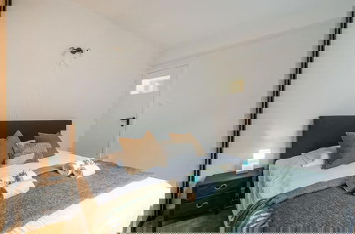 Foto 4 - Characterful Apartment With Lateral sea View