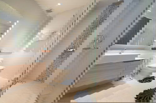 Photo 21 - Diamond Condominium 2506