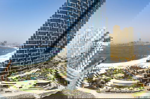 Foto 39 - Waves - High-Rise Elegance: 2BR Apt with Marina Views