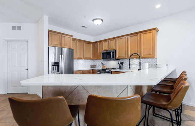 Panoramic Sunset Escape Waterfront Condo for 7! - Foto 12