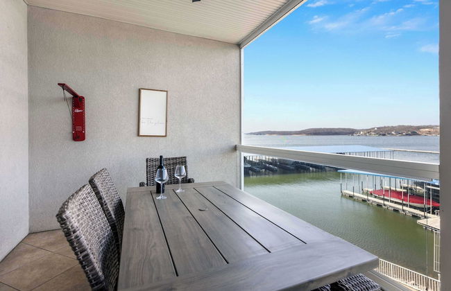 Panoramic Sunset Escape Waterfront Condo for 7! - Foto 34