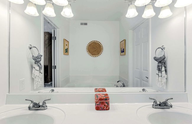 Panoramic Sunset Escape Waterfront Condo for 7! - Foto 19
