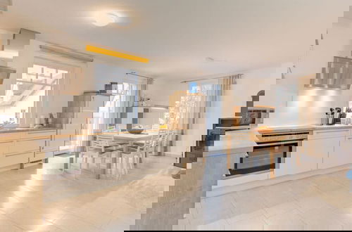 Photo 3 - Wave Rider Comfortable Holiday Residence