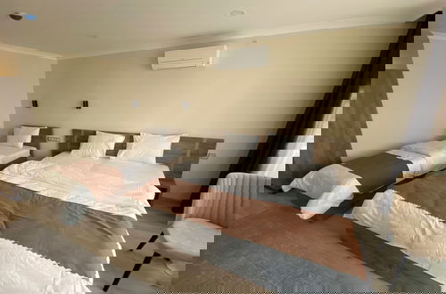 Photo 5 - Rena Grand Residence & Suite