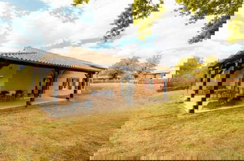 Foto 18 - Spacious Villa With Large Garden