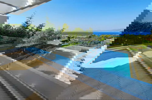 Foto 40 - Luxurious 4-bedroom Villa Anya With Private Pool in Kassandra, Halkidiki