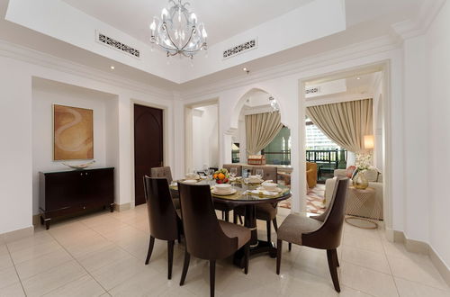 Photo 12 - Maison Privee - Tasteful Apt cls to Burj Khalifa & Dubai Mall