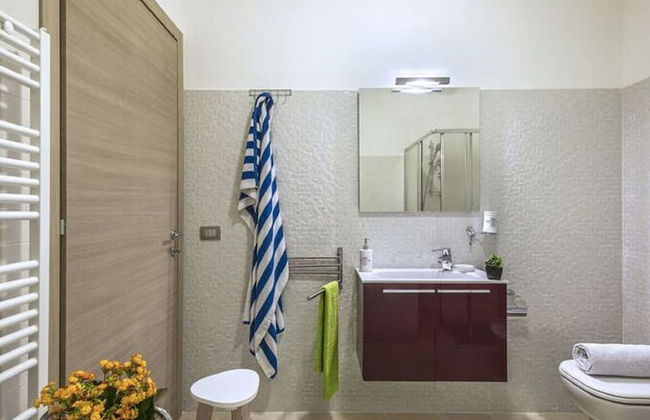 Spacious Villa With Pool - Photo 24