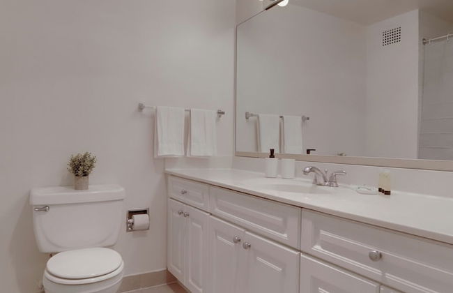 Modern Apt Near Airport in Cystal City - Foto 37