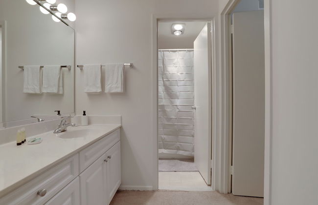 Modern Apt Near Airport in Cystal City - Foto 35