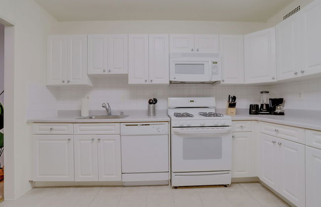 Modern Apt Near Airport in Cystal City - Foto 15