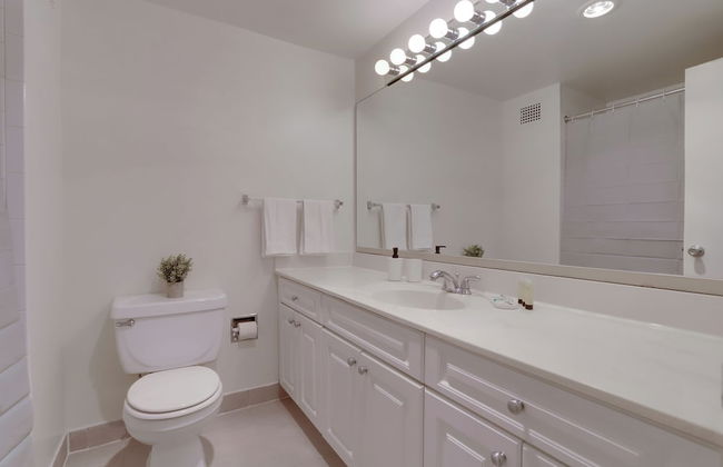 Modern Apt Near Airport in Cystal City - Foto 31