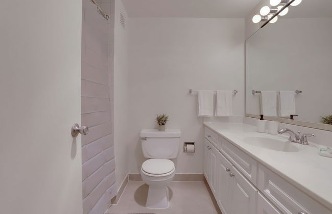 Modern Apt Near Airport in Cystal City - Foto 29