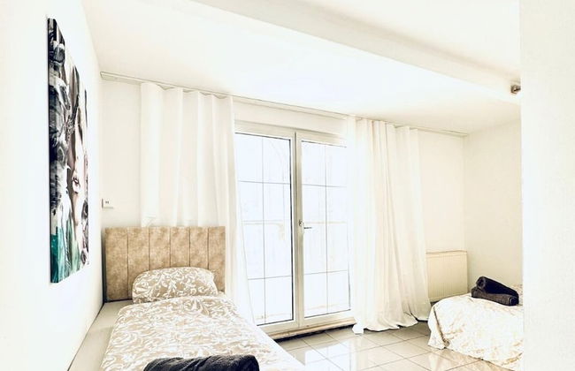 7 private Rooms in a spacious Villa - Foto 35