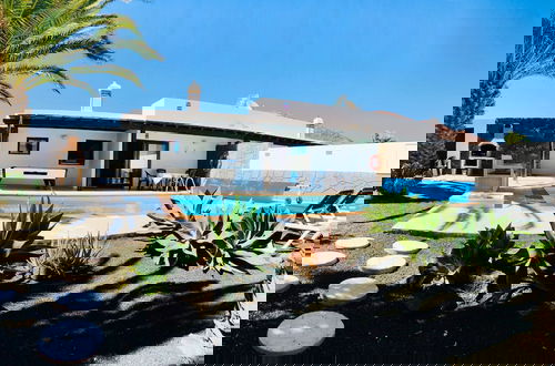 Foto 21 - Villa Descansa With Private Pool, sea View, Sat-tv & Free Wifi