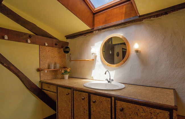 Spacious Farmhouse With Private Heated Pool in a Rustic Garden - Photo 68