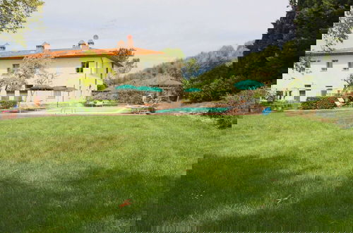 Foto 43 - Beautiful Farmhouse in San Gimignano With Pool