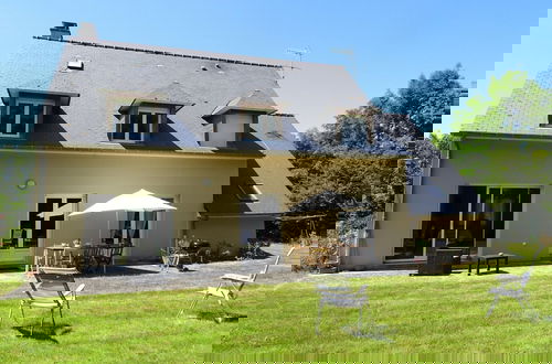 Foto 18 - Spacious Holiday Home Located in the Heart of the bay of Mont St Michel