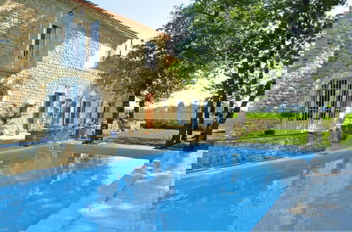 Foto 1 - Apartment in Caderousse With Pool