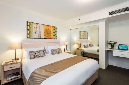 Photo 9 - Oaks Sydney Castlereagh Suites