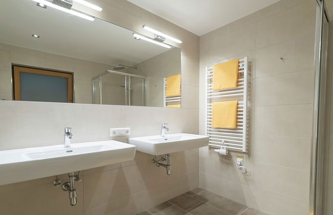 Luxurious Apartment With Terrace - Photo 11