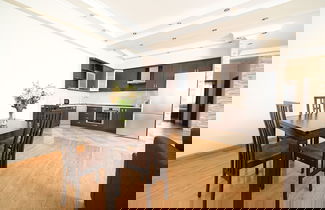 Foto 1 - City View 2-bedroom Luxury Apartment on 13 Buzand Street by Sweet Home