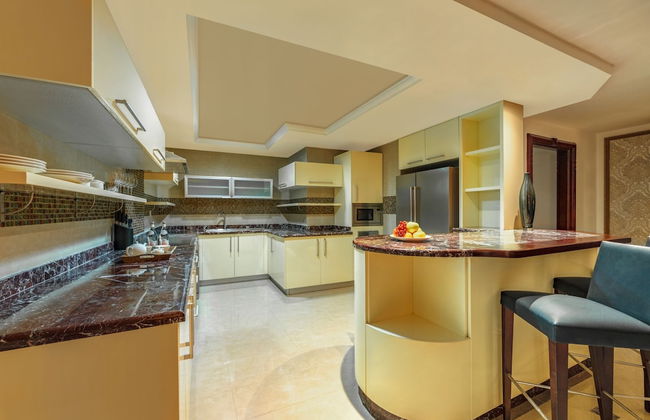 Dusit Hotel & Suites Doha - Photo 21