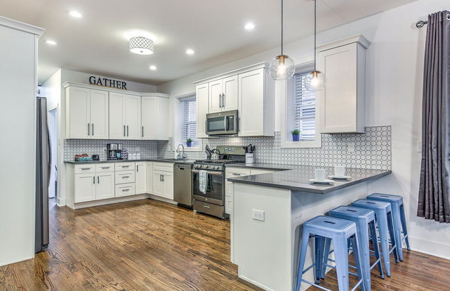 Expansive Downtown Home | JZ Vacation Rentals - Foto 11