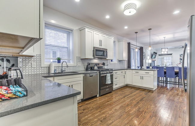 Expansive Downtown Home | JZ Vacation Rentals - Foto 9