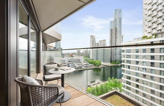 Photo 3 - Stylish two Bedroom Apartment With River Views in Docklands