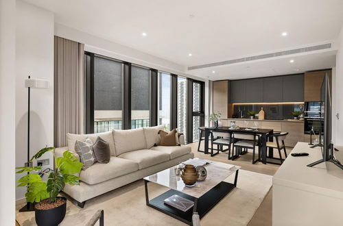 Photo 12 - Stylish two Bedroom Apartment With River Views in Docklands