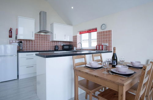 Photo 26 - Bluebird - 2 Bedroom Apartment - Pendine