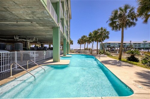 Photo 30 - Bayside Condo With Outdoor Pools hot tub