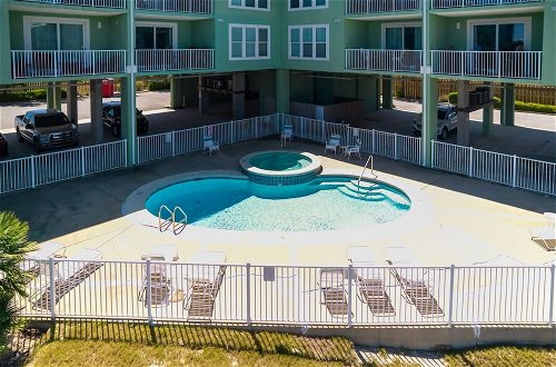 Photo 32 - Bayside Condo With Outdoor Pools hot tub