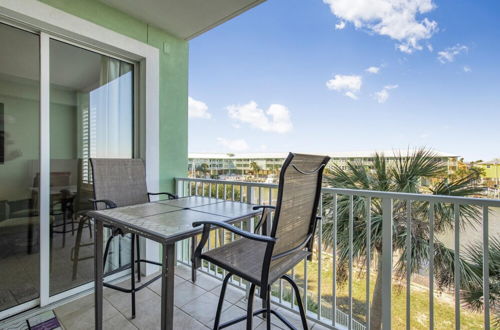 Photo 15 - Bayside Condo With Outdoor Pools hot tub