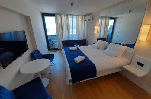 Photo 3 - Apartment with view of the sea and city