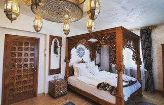 Photo 2 - Taj Royal Apartment