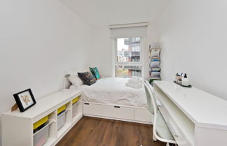 Photo 3 - Bright Greenwich Flat Near Canary Wharf by Underthedoormat