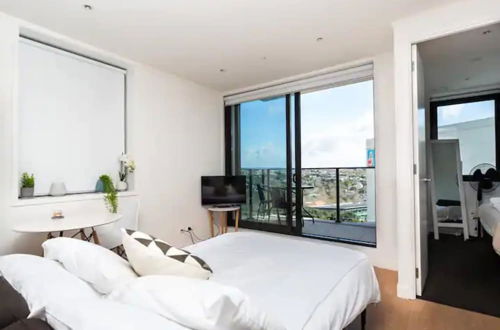 Photo 2 - Central One Bedroom Auckland Apartment