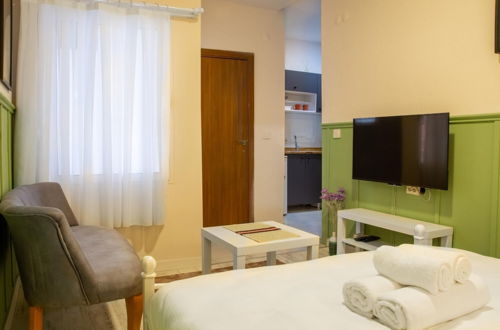 Photo 2 - Cozy Studio Flat 5 min to Kordon Alsancak in Izmir