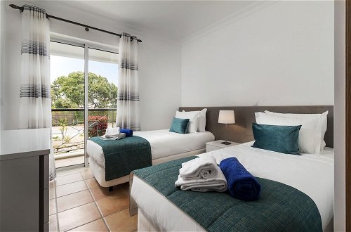 Photo 9 - Lovely 2 Bedroom Apartment By Ideal Homes in Vila Sol Golf Resort