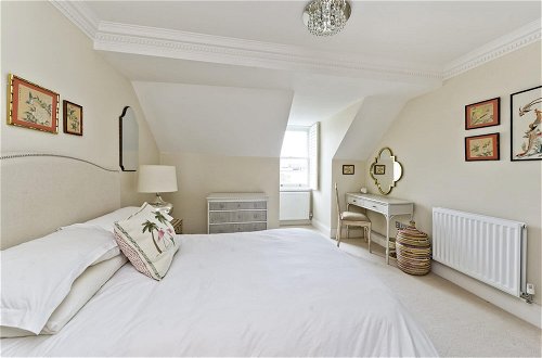 Photo 11 - Delightful Spacious 2 Bed Earl s Court Apartment