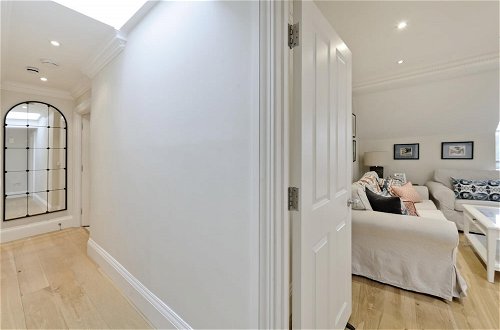 Photo 10 - Delightful Spacious 2 Bed Earl s Court Apartment