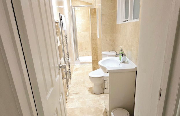 Bright and Modern 2 Bedroom Apartment in Earl's Court - Foto 16