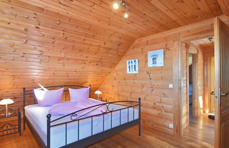 Foto 2 - Wooden Holiday Home With Sauna