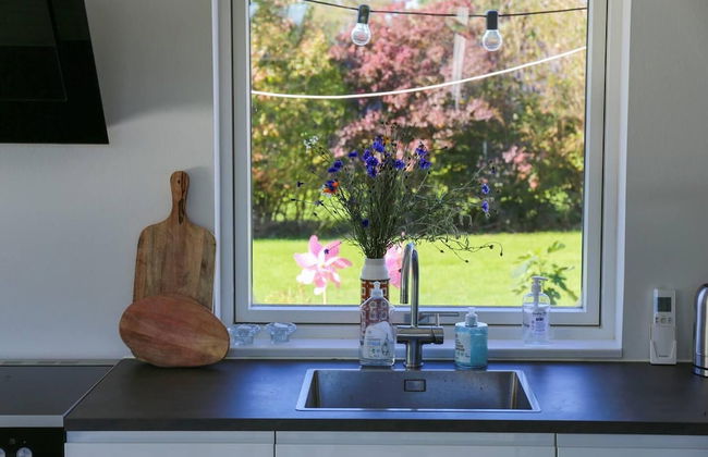 The Comfort of This Cottage Merges With Nature - Foto 13