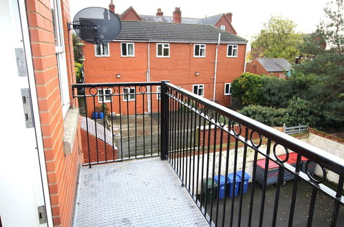 Photo 17 - Doncaster Central Apartment Sleeps 5 Very Quiet