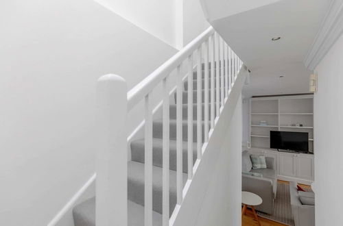 Photo 34 - Central & Stylish 2BD Home Near Kensington Gardens