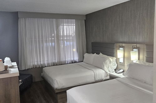 Photo 8 - Radisson Hotel Montreal Airport